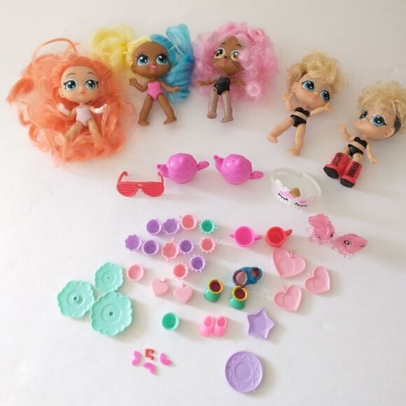 Itty Bitty Prettys Tea Party 5 Dolls Accessories Lot Large Set Miniatures Zuru. - Picture 8 of 14